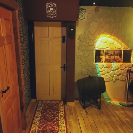 Self Catering Magical Guestroom With Outdoor Hot Tub بيت ضيافة *