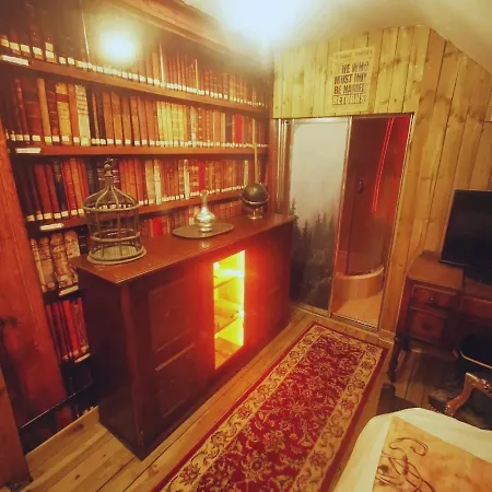 Self Catering Magical Guestroom With Outdoor Hot Tub