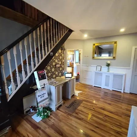 Self Catering Magical Guestroom With Outdoor Hot Tub Guest house *